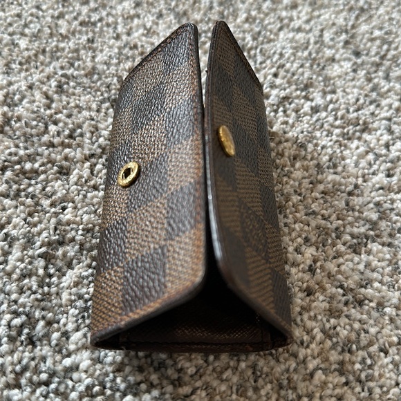 LV Key Chain Holder - Picture 2 of 8